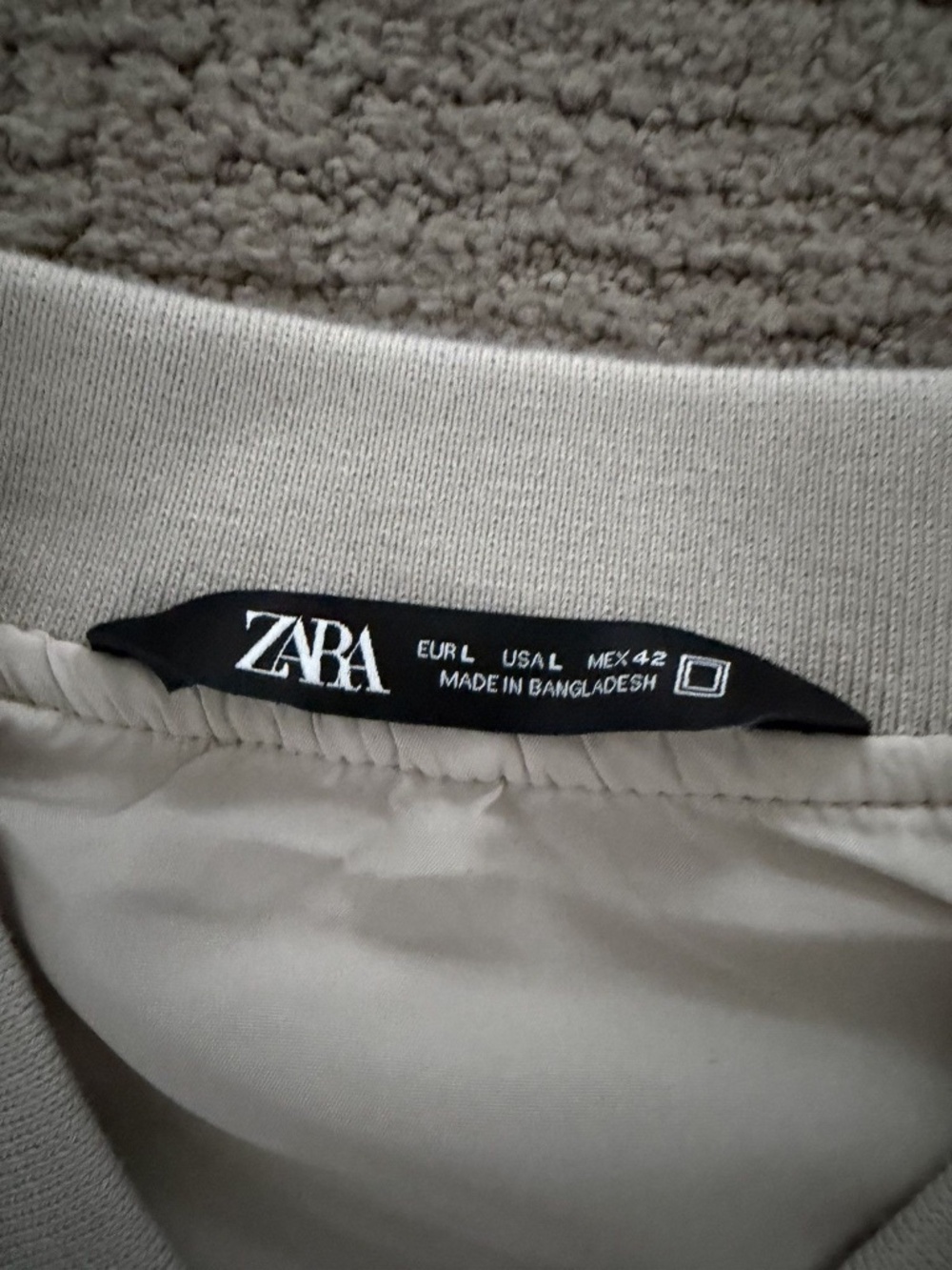 Lightweight Bomber Jacket - Picture 2 of 4